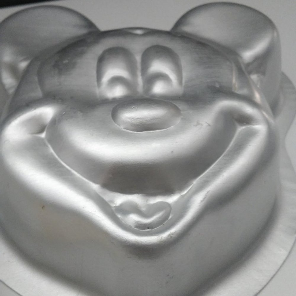Wilton Mickey Mouse Individual Cake Pan Mini Mold - Picture 9 of 11
